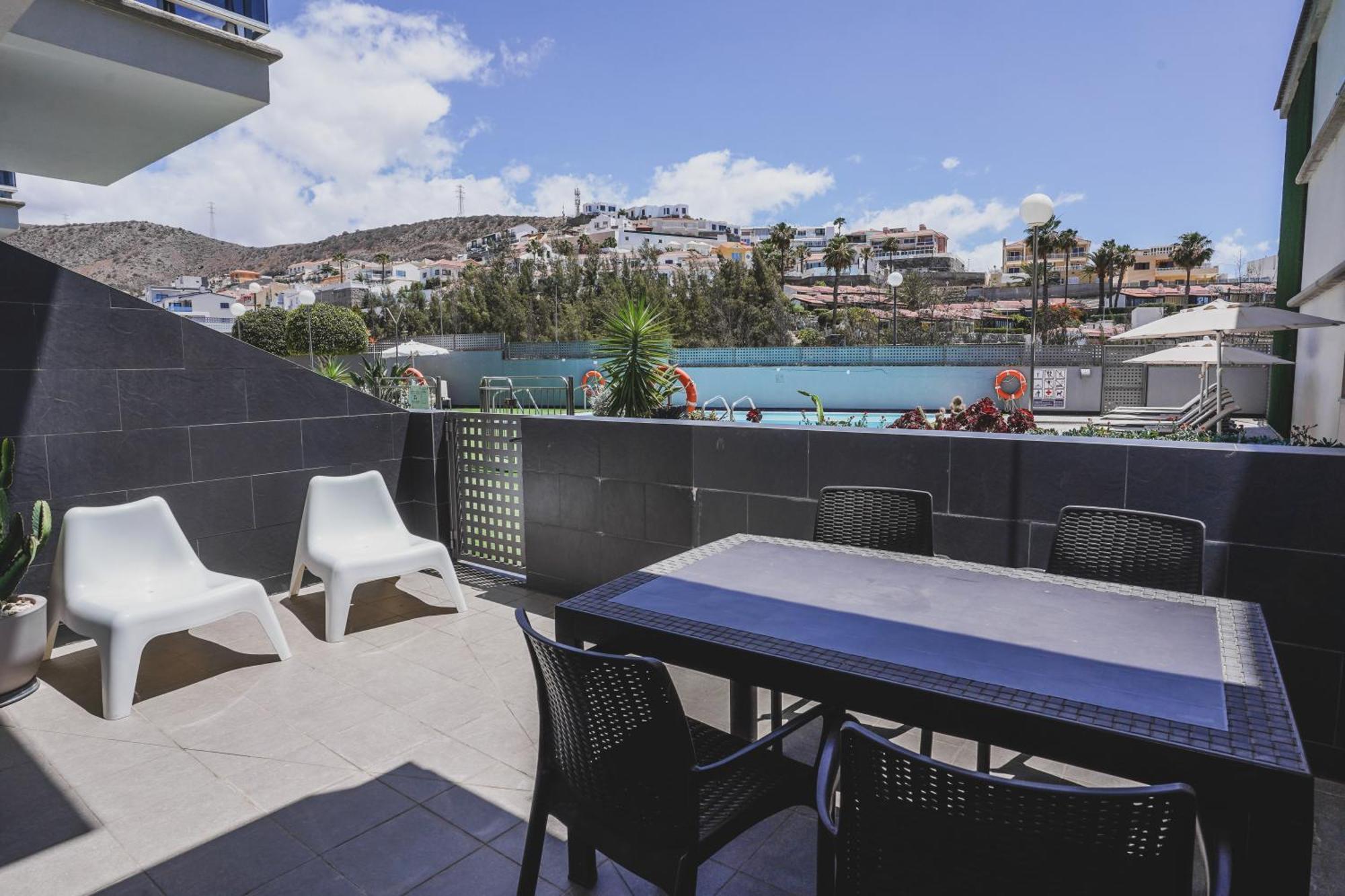 Cornisa Apartments *
